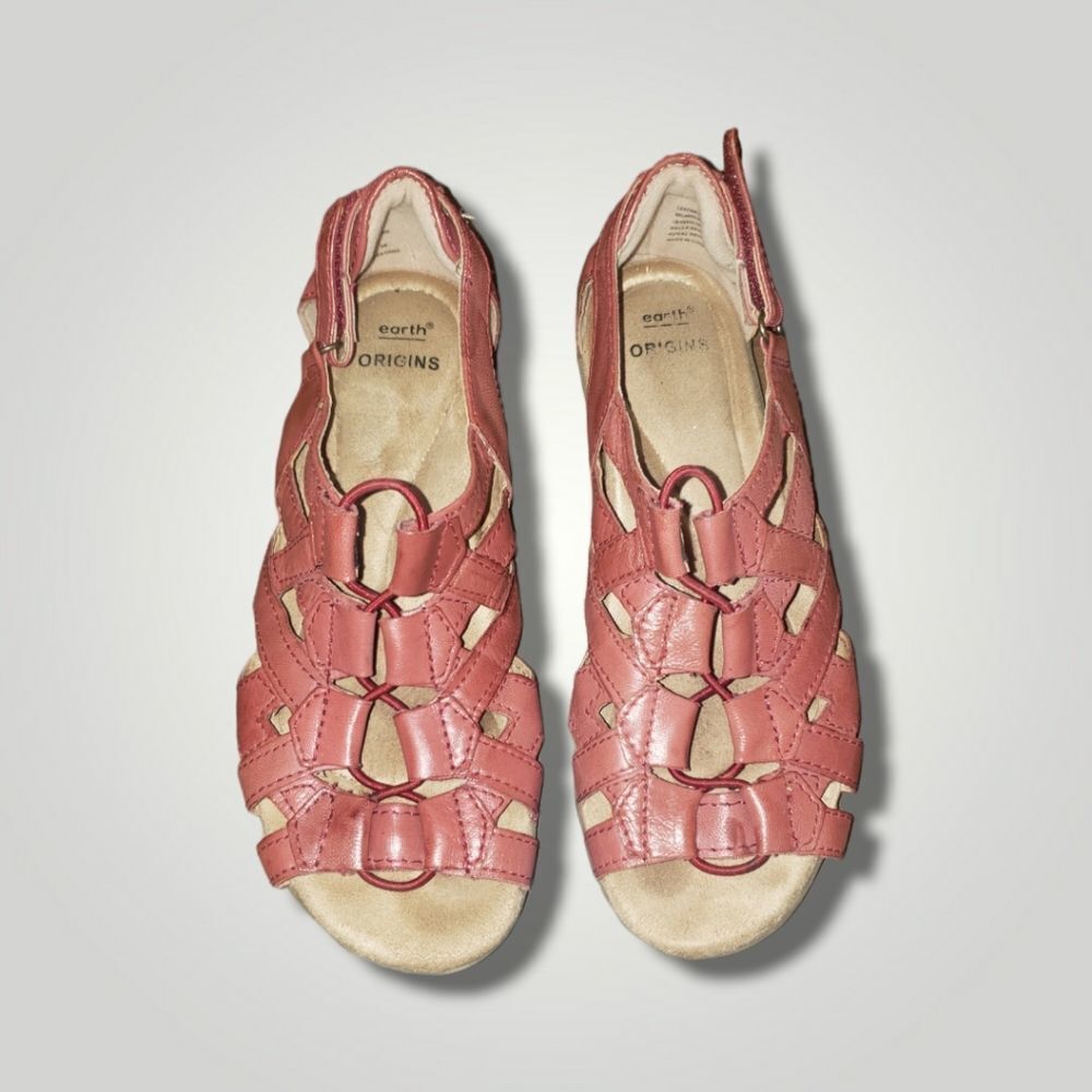 Earth Origins Sandals Size 6 M regal red Belle Bridget